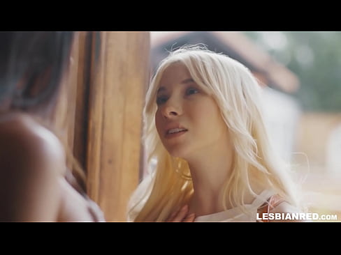 ❤️ Dívka se po několika měsících vrátí domů a skončí u lízání kundy své nevlastní matky ❌ Porno u cs.hotpornphotos.ru ❌